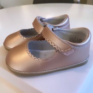 Maisonette Infant shoes, Size 3. Metallic scalloped leather Mary Jane Pink Gold